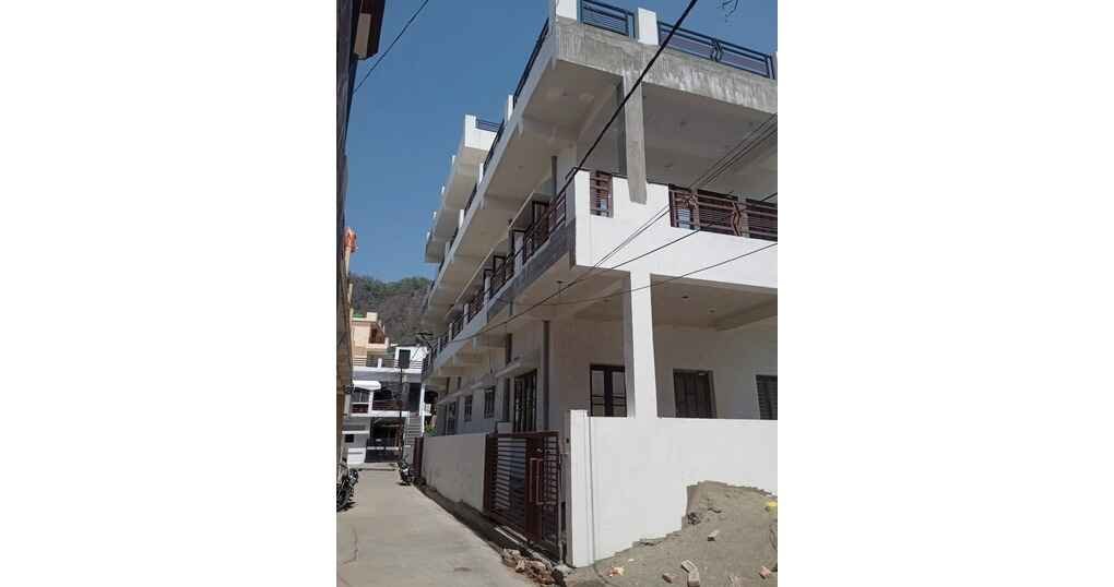 2BHK Set For Rent First Floor Near Sheesh Mahal
