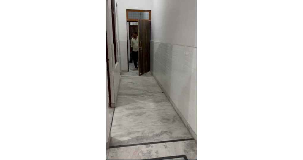 Rent Now 2BHK Set Near Kurmanchal Nagar Bareilly